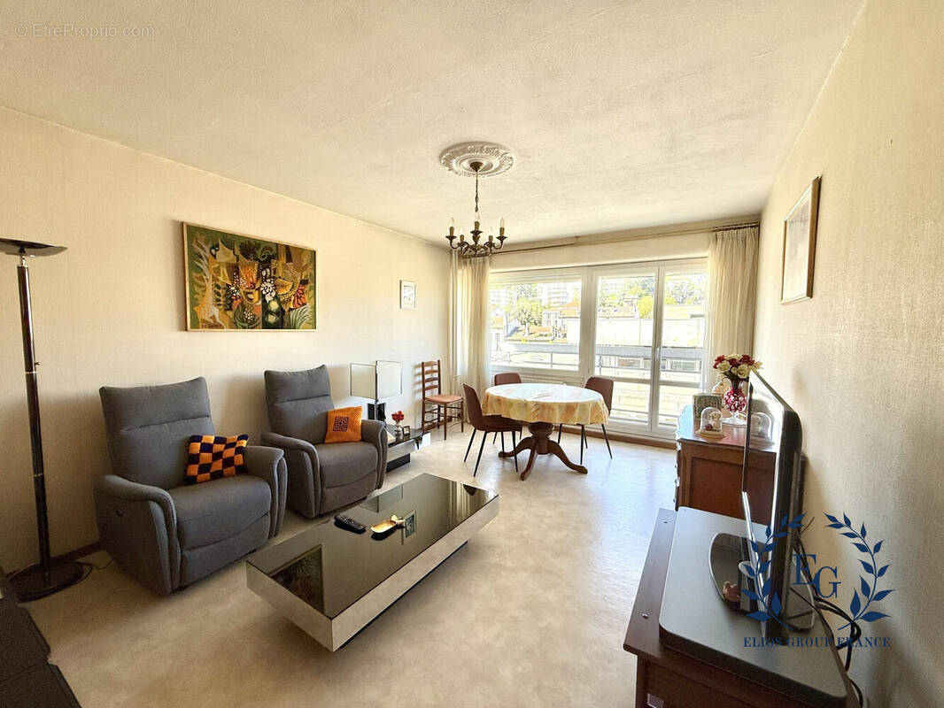 Appartement à SAINT-ETIENNE