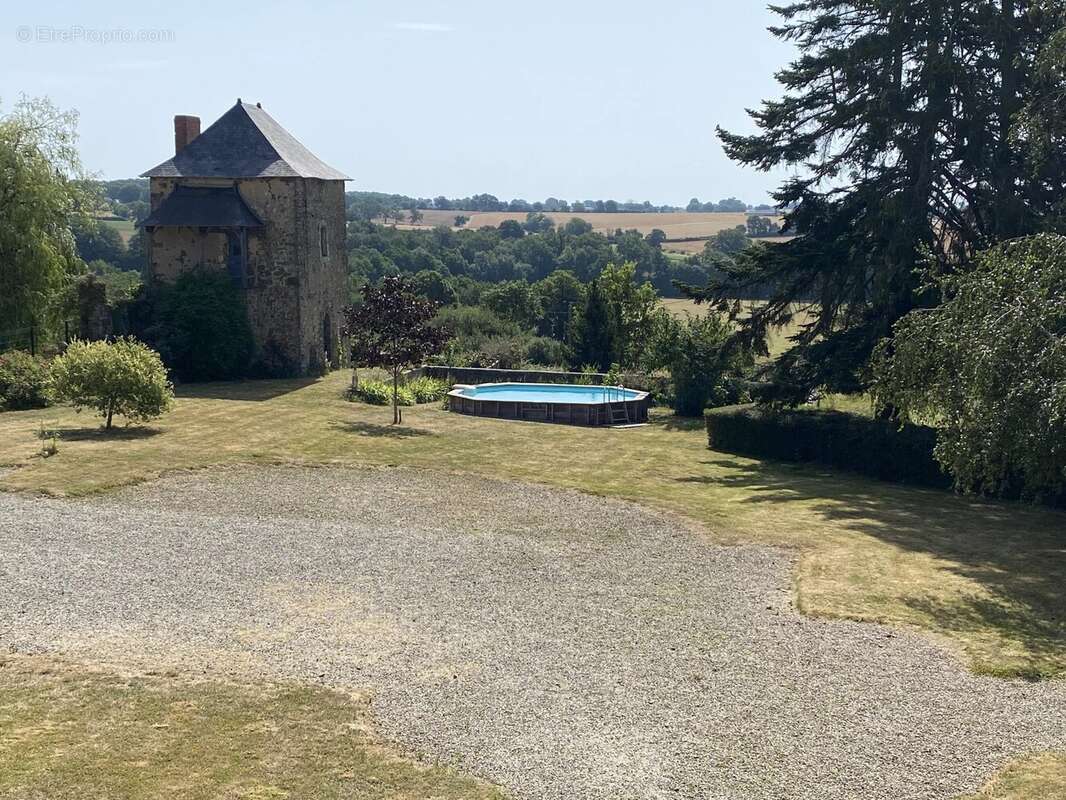 Maison à SAINTE-SUZANNE