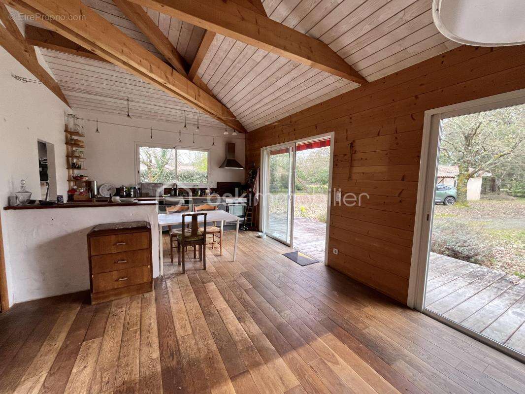 Maison à GRAYAN-ET-L'HOPITAL