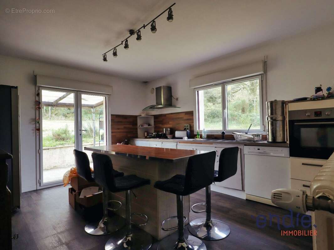 Maison familiale avec jardin et dépendances  Proche Melrand - photo 6