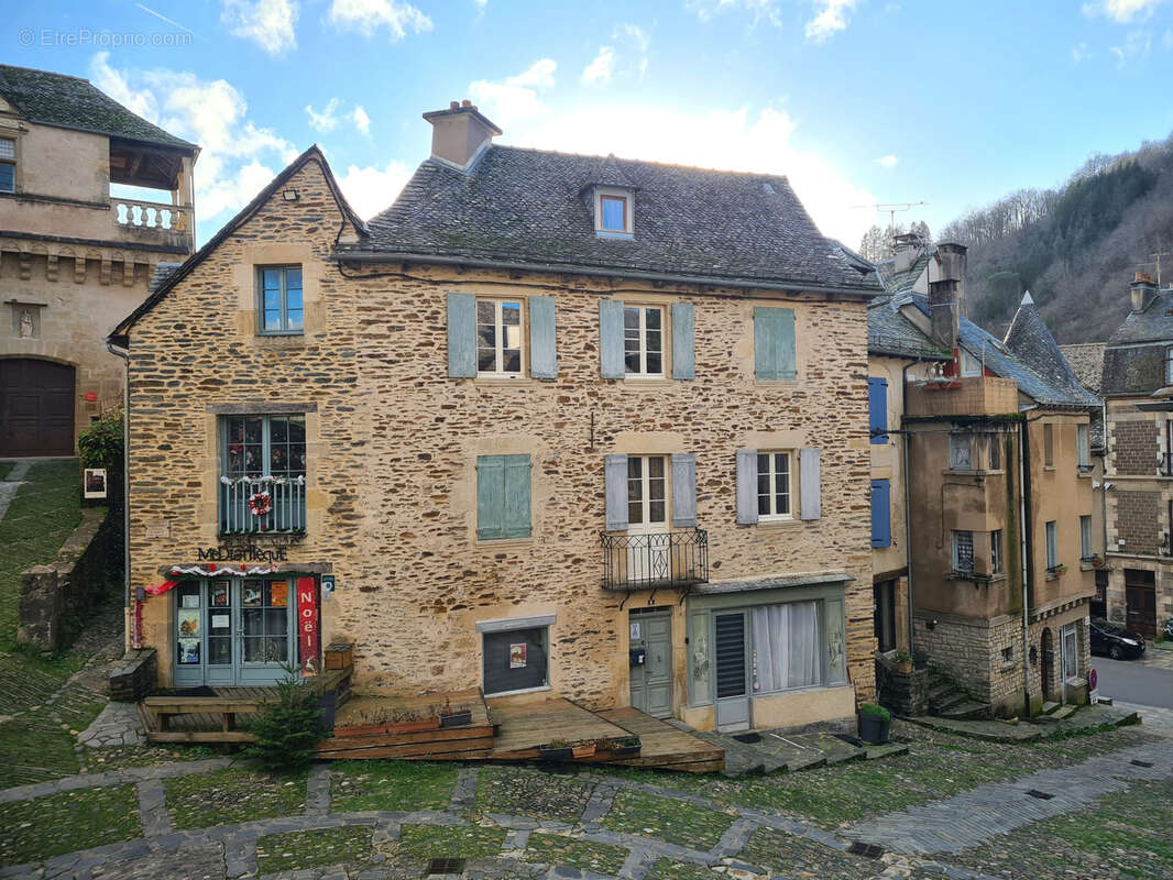 Maison à ESTAING