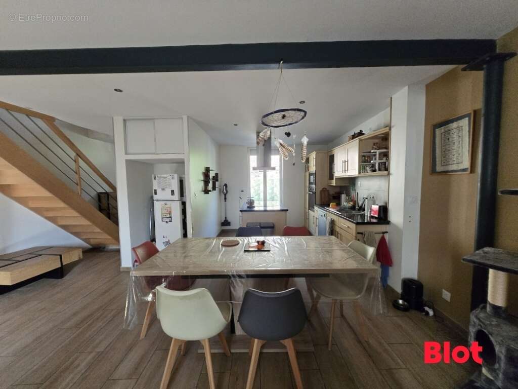 Maison 112 m² à Fougeres  - photo 4