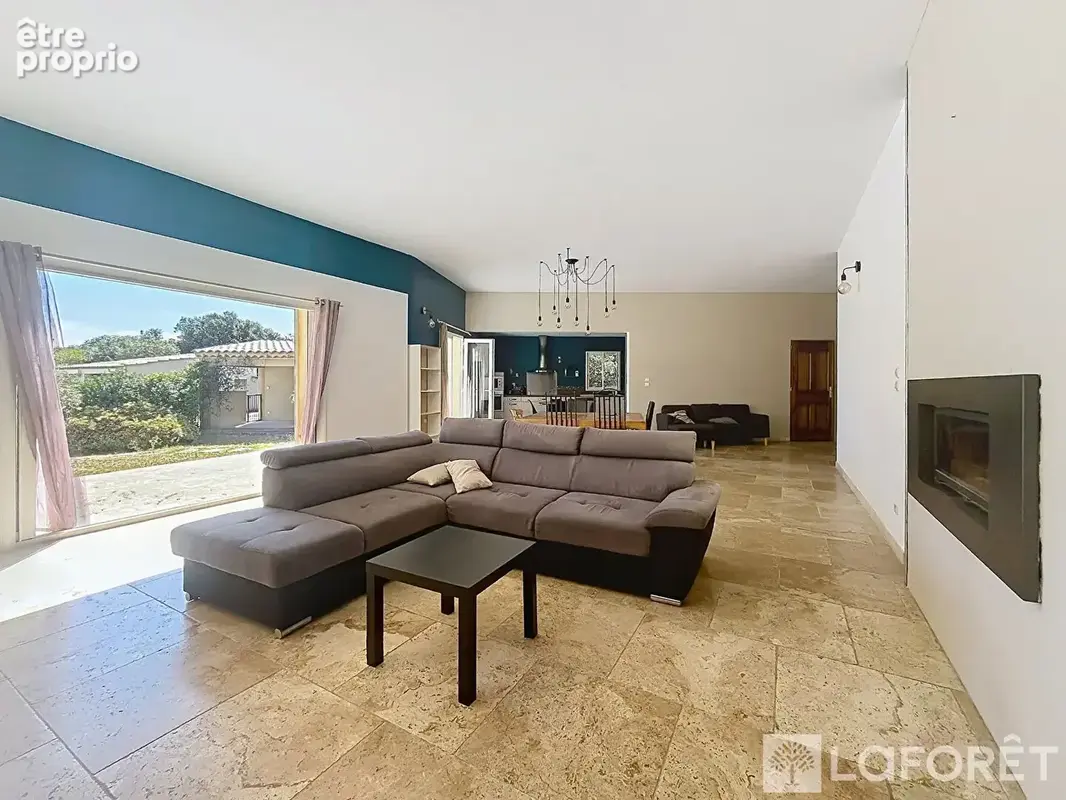 Sérignan Du Comtat - Maison plain pied 6 pièces 165 m2 avec piscine - photo 4