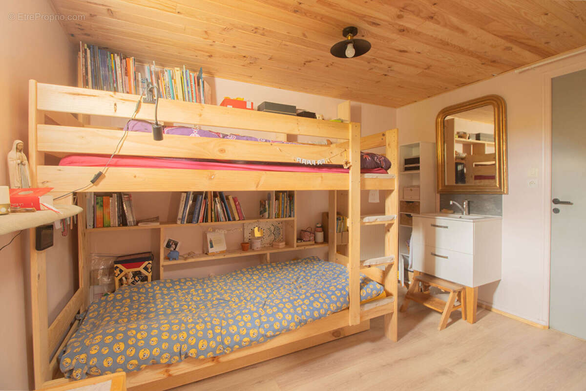 Appartement à AVRILLE