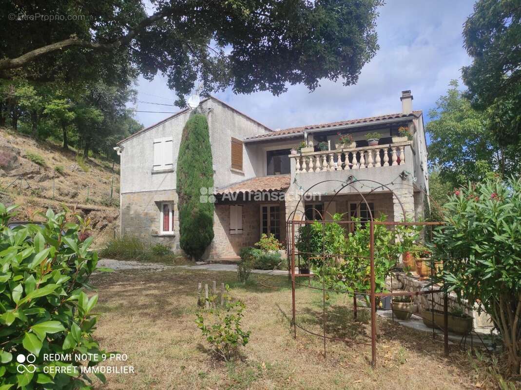 Maison à SAINTE-CROIX-DE-CADERLE