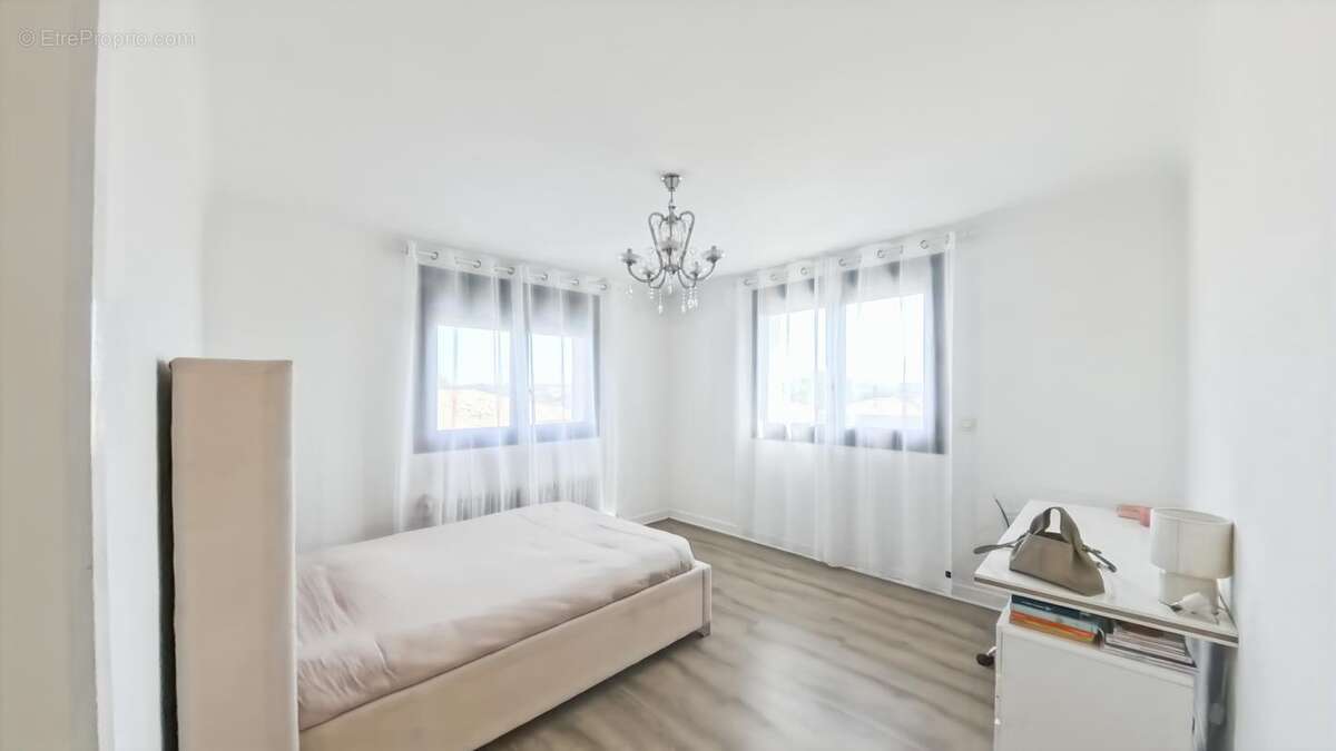 Maison à VILLENEUVE-SUR-LOT