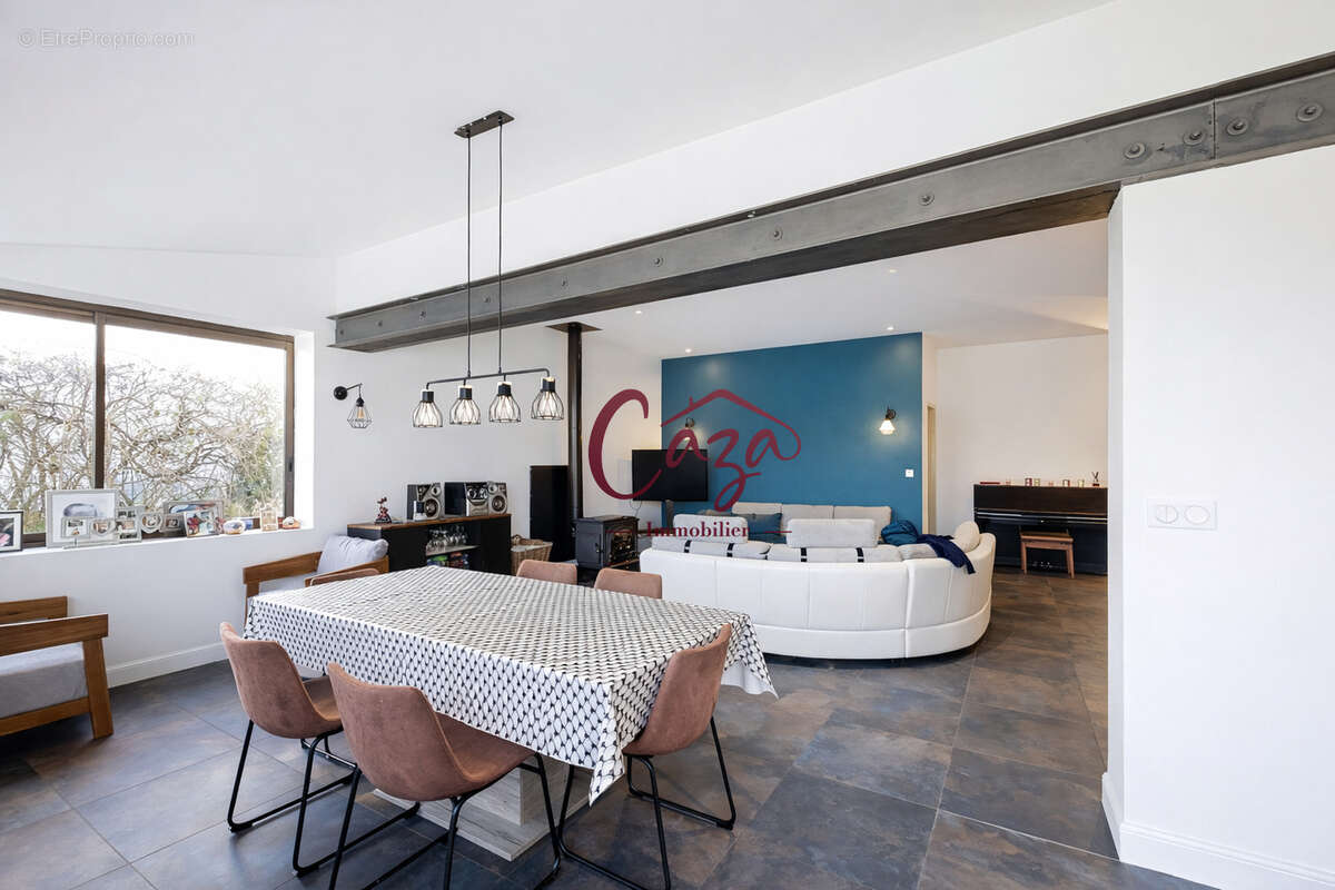 Maison à FARGUES-SAINT-HILAIRE