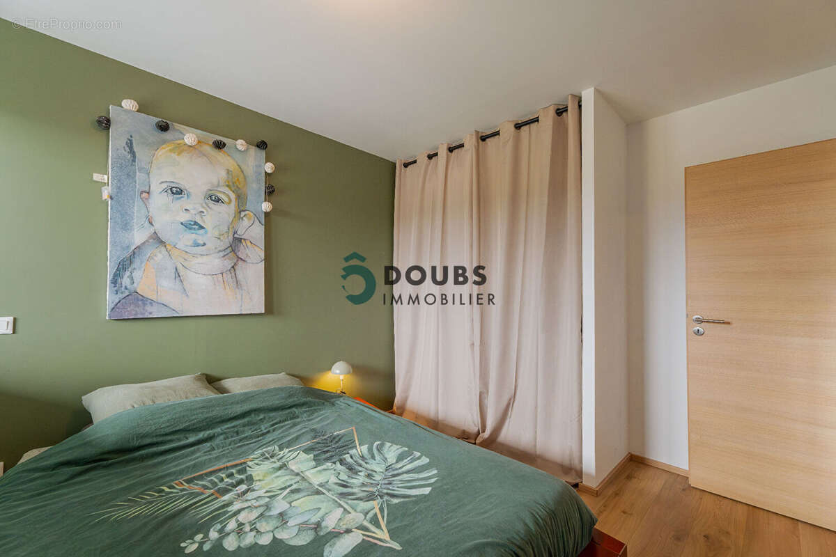 Appartement à ORCHAMPS-VENNES