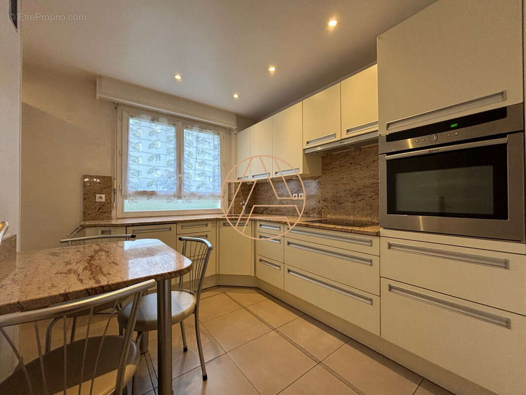 Appartement à SAINT-MAUR-DES-FOSSES