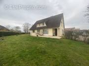 Maison à SAINT-PIERRE-SUR-DIVES