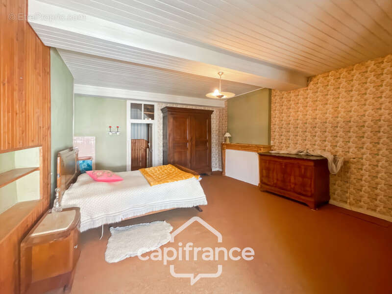 Maison à BAIGNEUX-LES-JUIFS