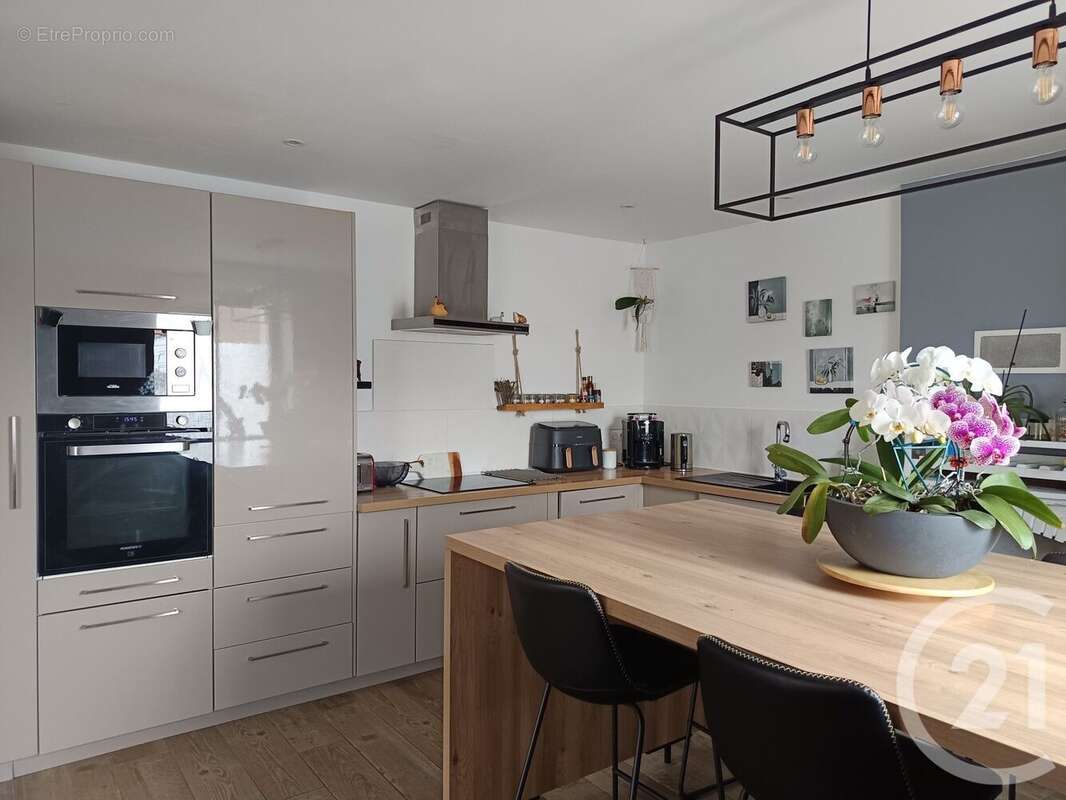 Maison à CHENAC-SAINT-SEURIN-D&#039;UZET