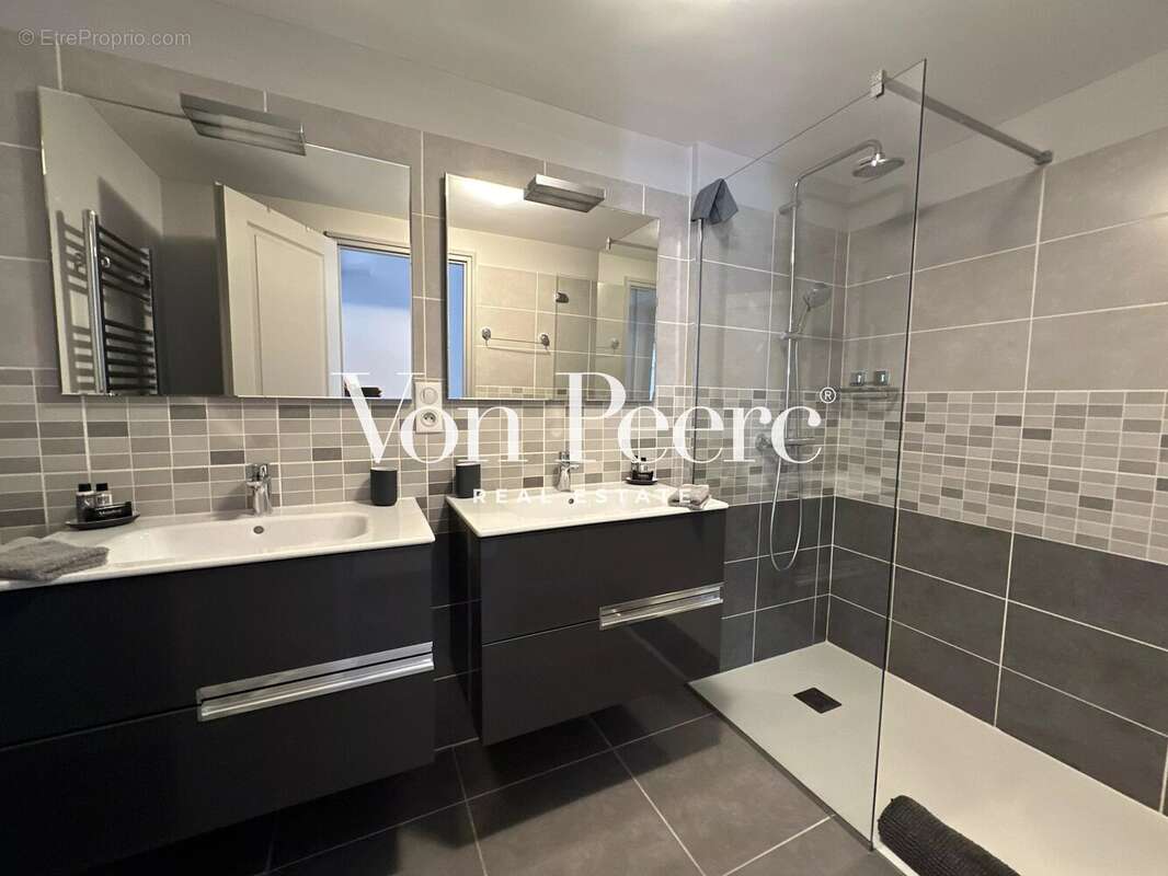 Appartement à SAINT-ETIENNE-DU-GRES