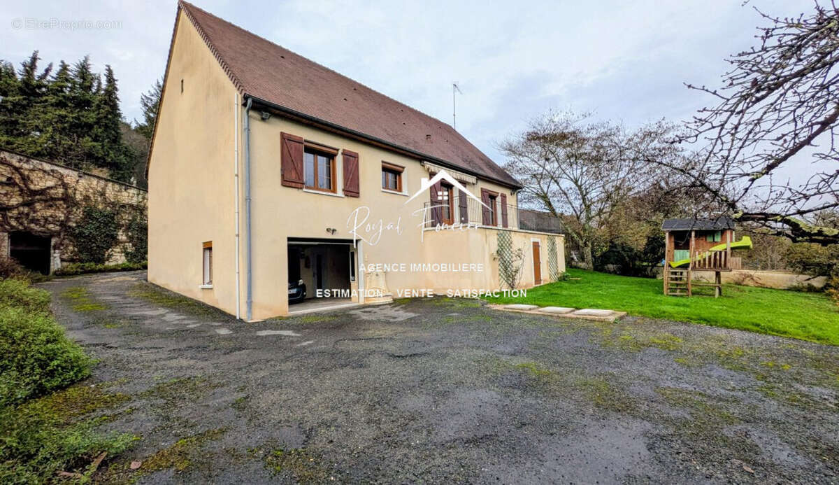 Façade arrière de la maison - Maison à VAUX-SUR-VIENNE