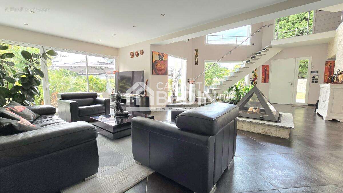 Maison à SAINT-JEAN-D&#039;ILLAC