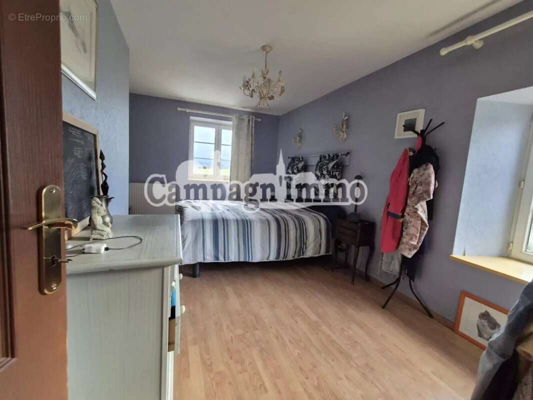 Maison à SAINT-LAURENT-DE-CHAMOUSSET