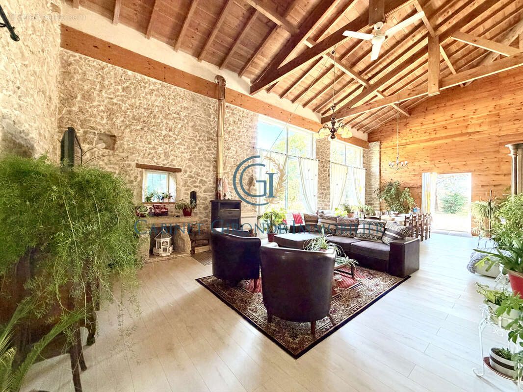 Maison à CASTETS-EN-DORTHE