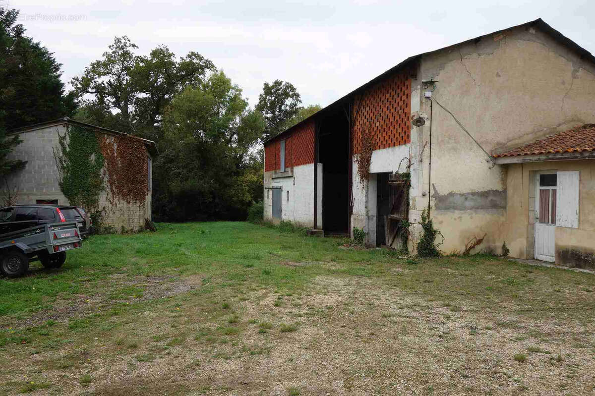 Ferme à rénover au calme dans un hameau - photo 5
