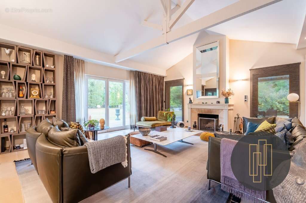 Proche VILLEFRANCHE  propriété de 250 m2 sur un parc de 2 600 m2 - photo 6