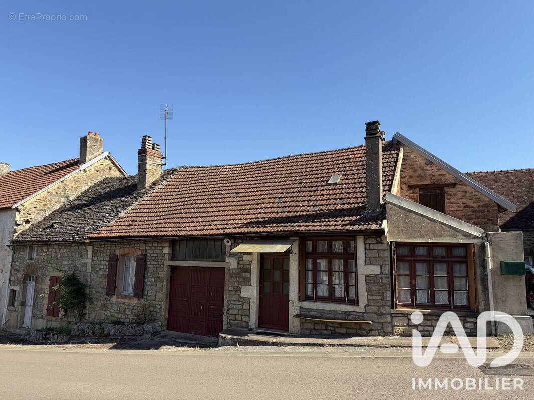 Photo 1 - Maison à SAINT-THIBAULT