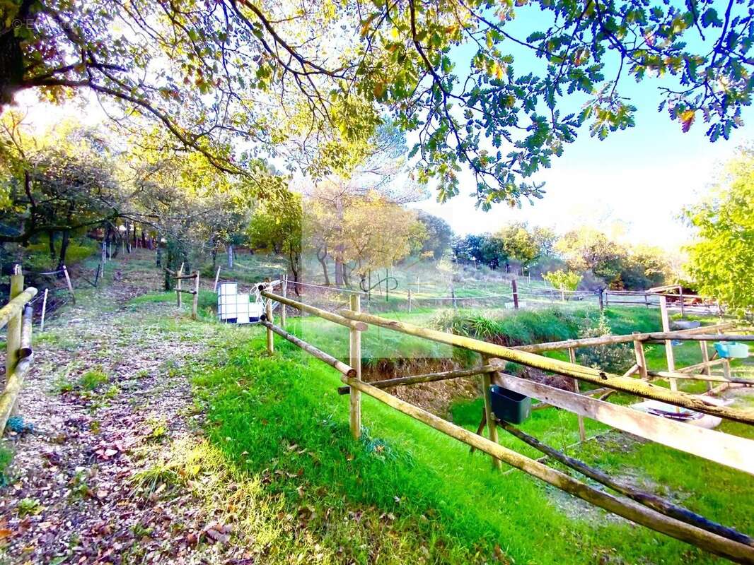 Maison à ROCHEMAURE