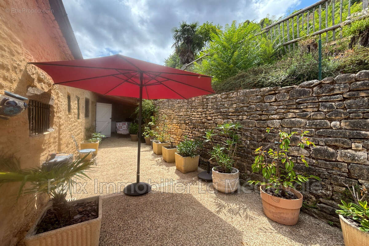 Maison 90 m² à Salignac-Eyvigues  - photo 3