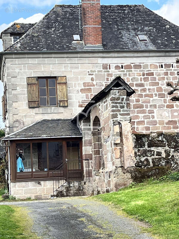 Maison à OBJAT