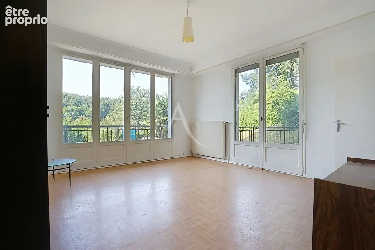 Billère - T1 lumineux avec 2 balcons, parking en sous-sol et grande cave - photo 1