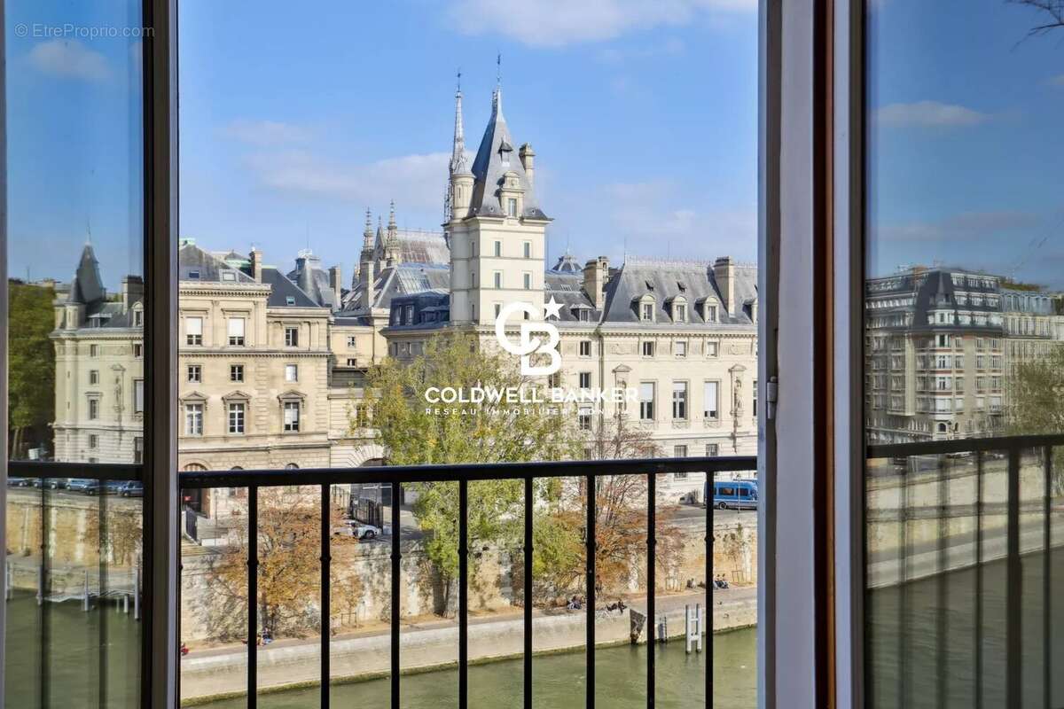 Appartement à PARIS-6E