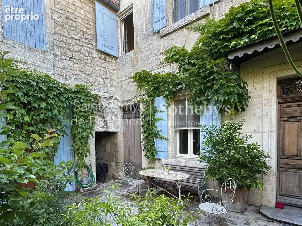 Maison ancienne de caractère à pied du centre de Fontvieille - photo 2