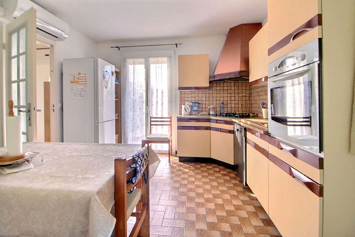 Maison à OUCHES