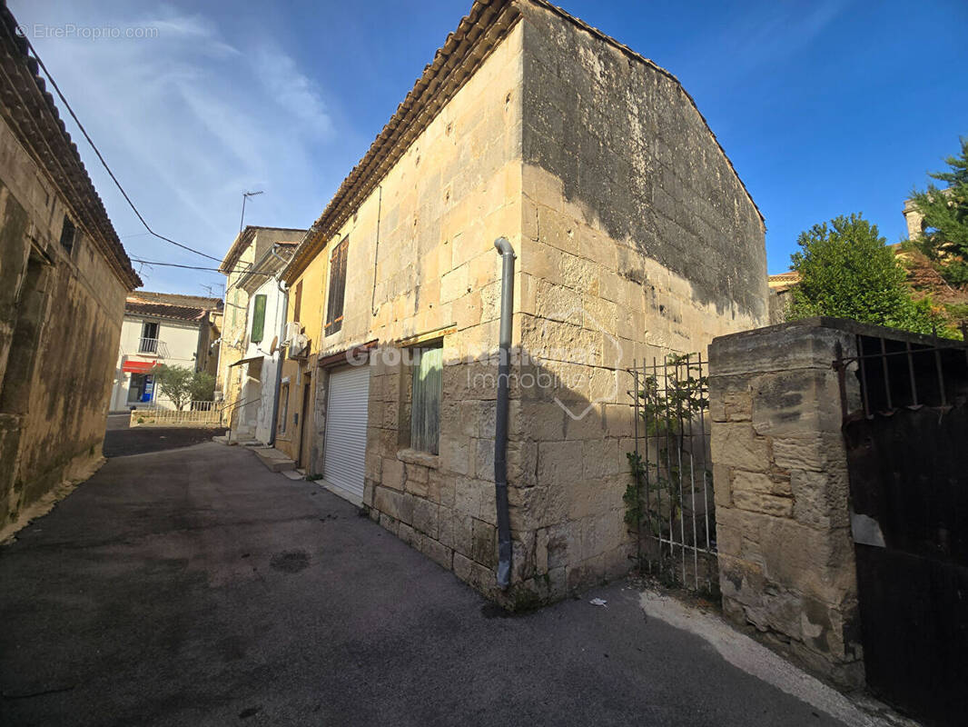 Maison à JONQUIERES-SAINT-VINCENT