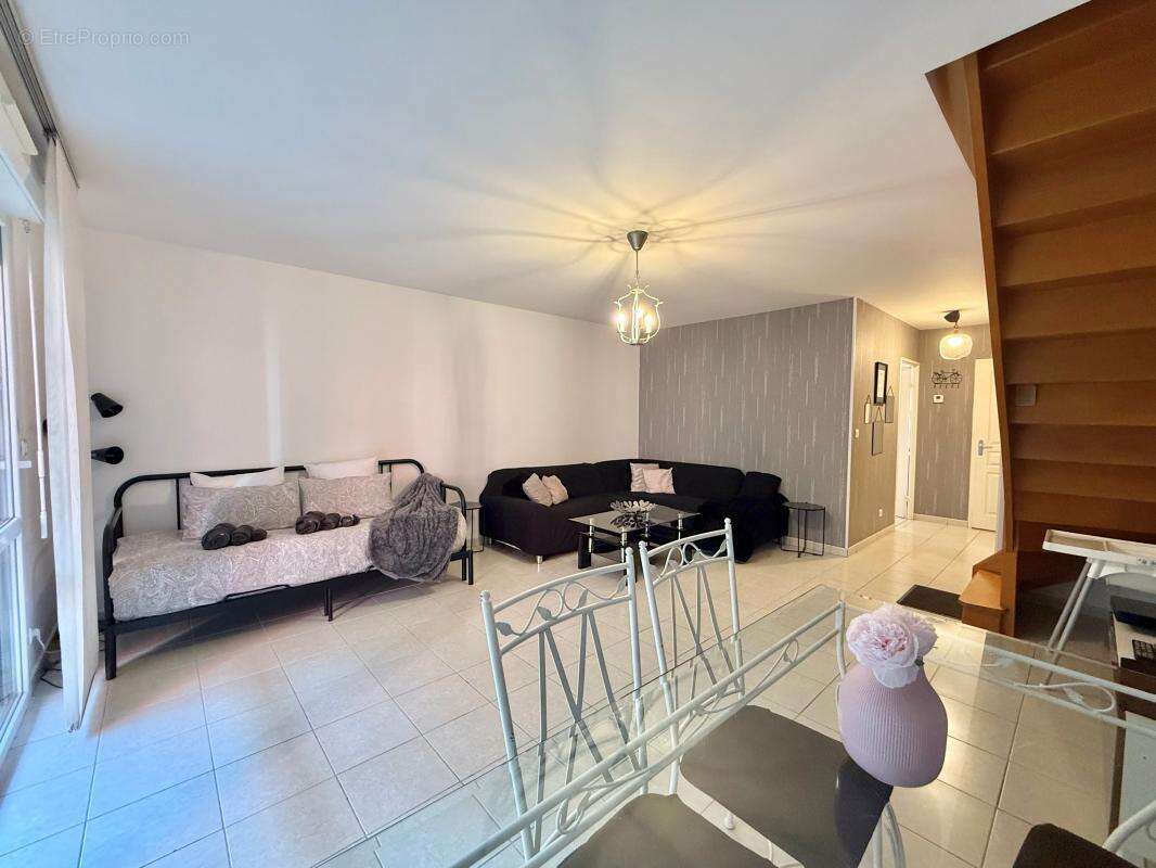Appartement à CHENOVE