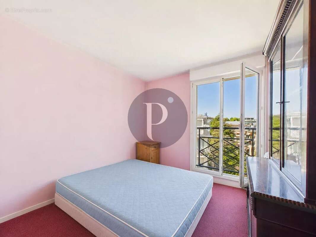 Appartement à LE PLESSIS-ROBINSON