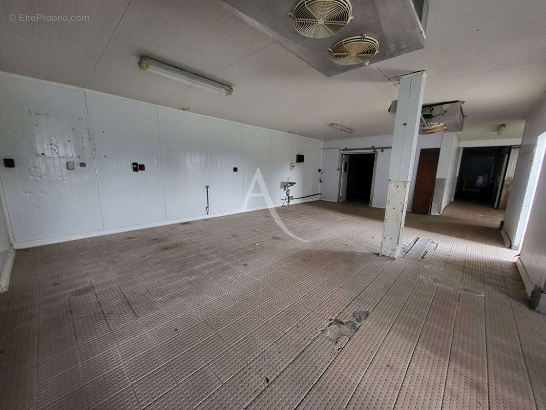 Commerce à GRAND-FOUGERAY