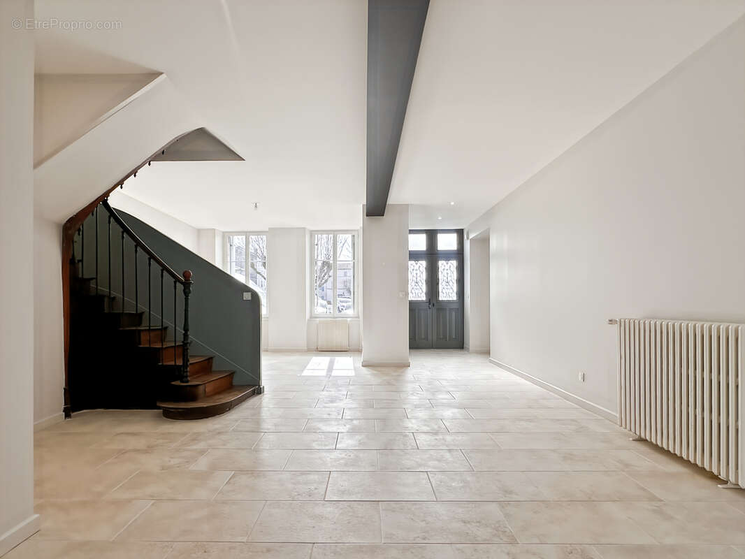 Maison à BARBEZIEUX-SAINT-HILAIRE