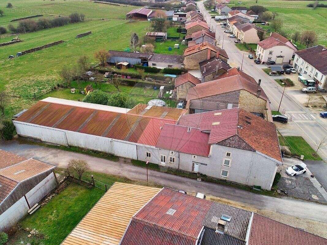 Maison à MANGIENNES