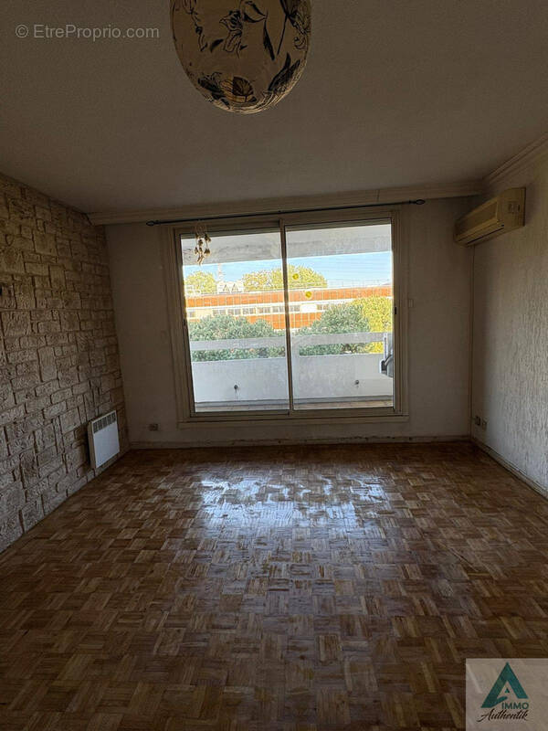 Appartement à MARSEILLE-11E
