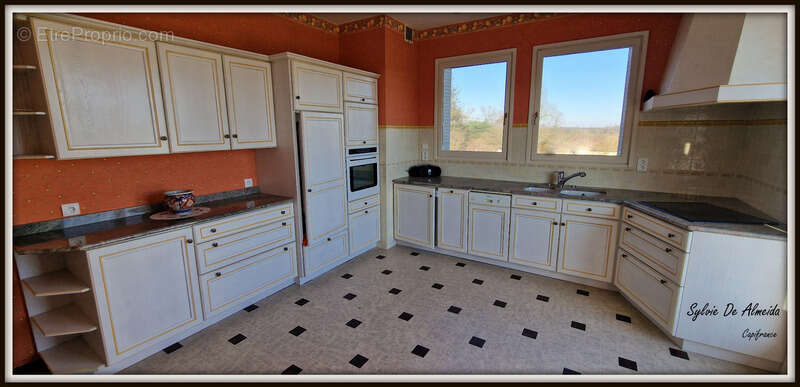 Maison à BAGE-LE-CHATEL