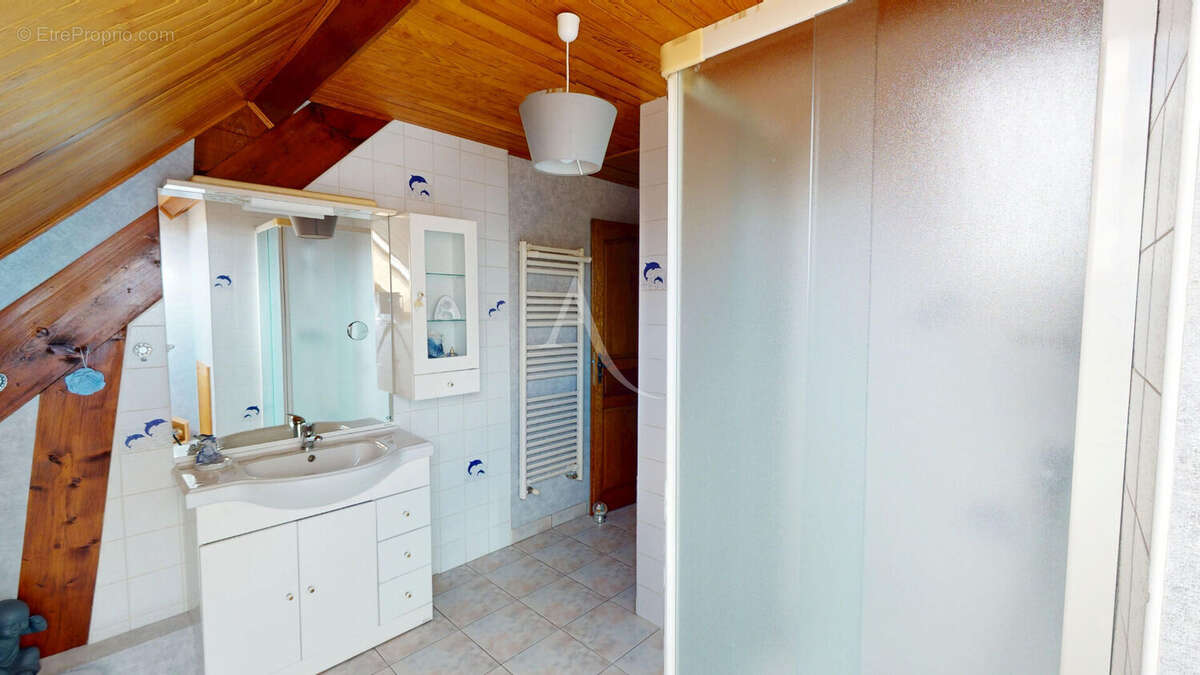 Maison familiale avec entrepôt indépendant : un bien rare aux multiples possibilités - photo 12