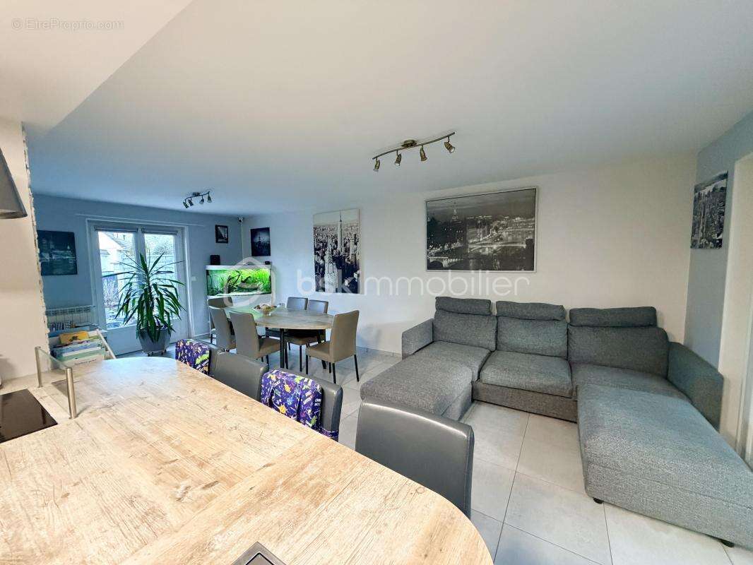 Maison à SAVIGNY-LE-TEMPLE