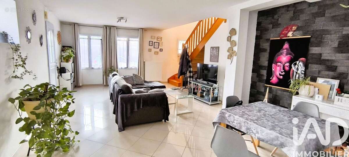 Photo 2 - Maison à QUINCY-VOISINS