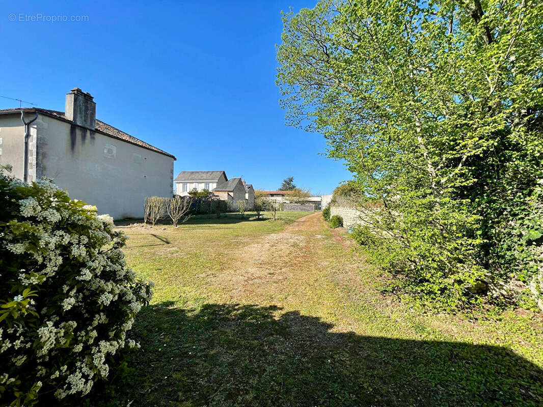 Maison à COUHE