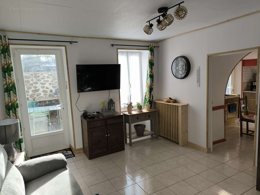 Maison à OUROUX-EN-MORVAN