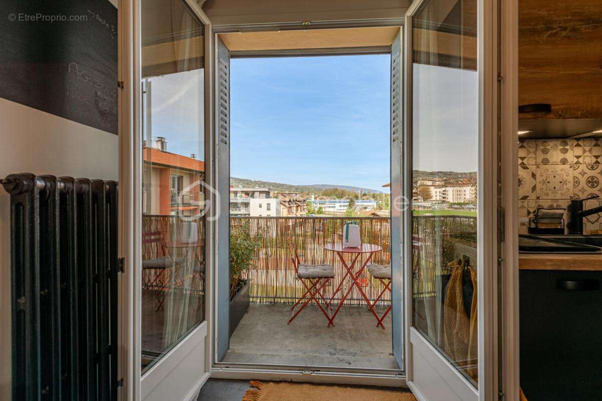 Appartement à LA ROCHE-SUR-FORON