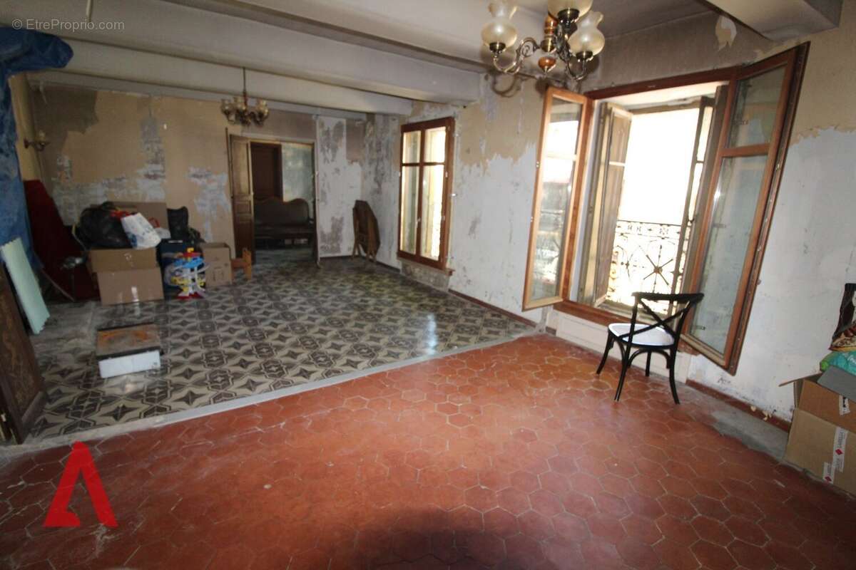 Maison Vigneronne de Charme 4 chambres + 4 Appartements à Rénover  Projet Immobilier Rare à Gabian, Jardin 400 m², 2 Garages   - photo 9