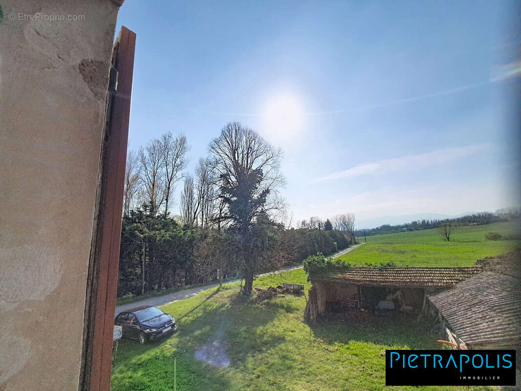 VUE DES CHAMBRES - Maison à AUBERIVES-SUR-VAREZE
