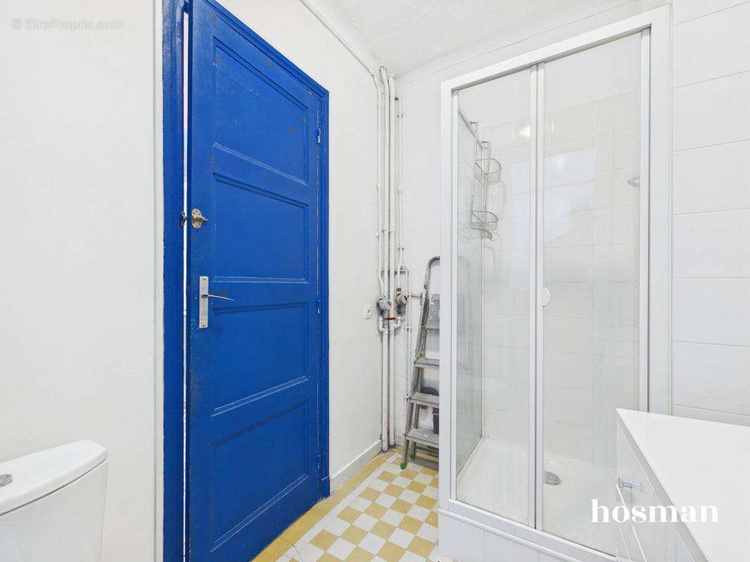 Studio avec cuisine séparée de 24 m² - avec ascenseur et cave - Rue Turgot, Paris 9ème - photo 9