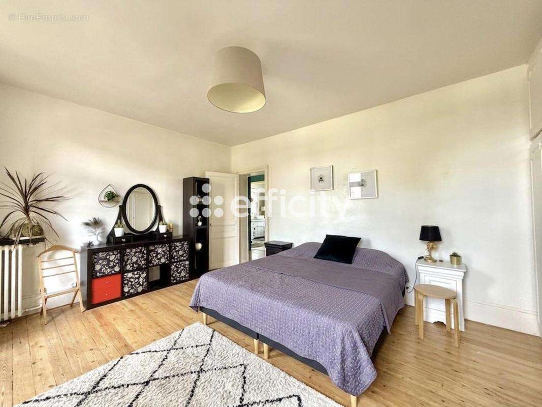 Maison 225 m² à Soissons  - photo 18