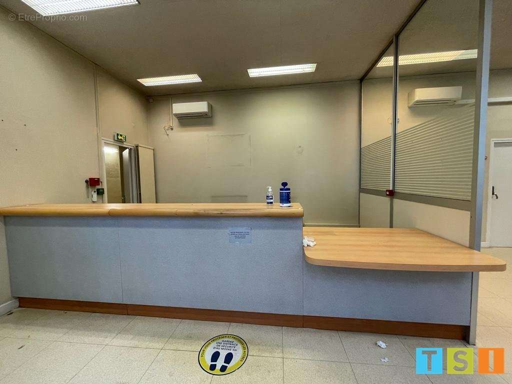 Commerce à MONTREJEAU